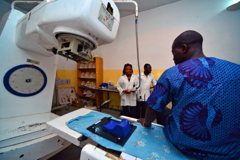 ghanaian-doctors-and-their-salary-in-public-and-private-hospitals-latest