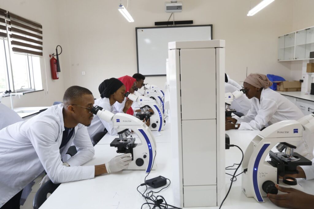 Top 20 Universities Offering Medical Laboratory Science In Nigeria 